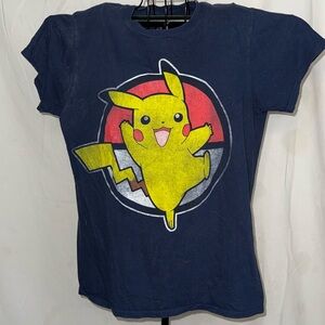 Pokémon t-shirt medium